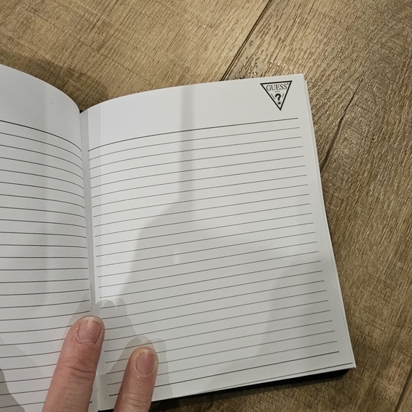Guess Small Notebook New - Picture 2 of 4